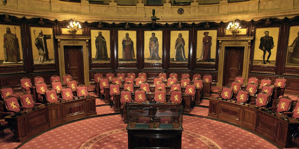 The senate chambre at the Palace of the Nation in Brussels. Louis Gallait's portraits of various historical figures, ranging from Jan II of Brabant to Charles V, are the eye-catcher here. Photo: Senaat.