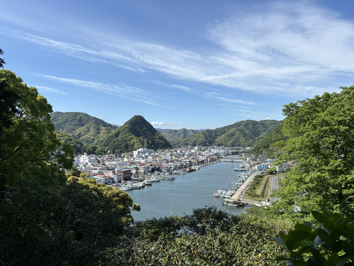 Was fantastic to (re)connect with @bp_harvey at the wonderful Shimoda research station in Japan 🇯🇵. Lots of interesting ideas for collaboration on kelp, warming and experimental field ecology. Also Japanese people/food/trains/countryside are just amazing. 🤩 🇯🇵 ❤️ 🌊 🌱 🤓 📈