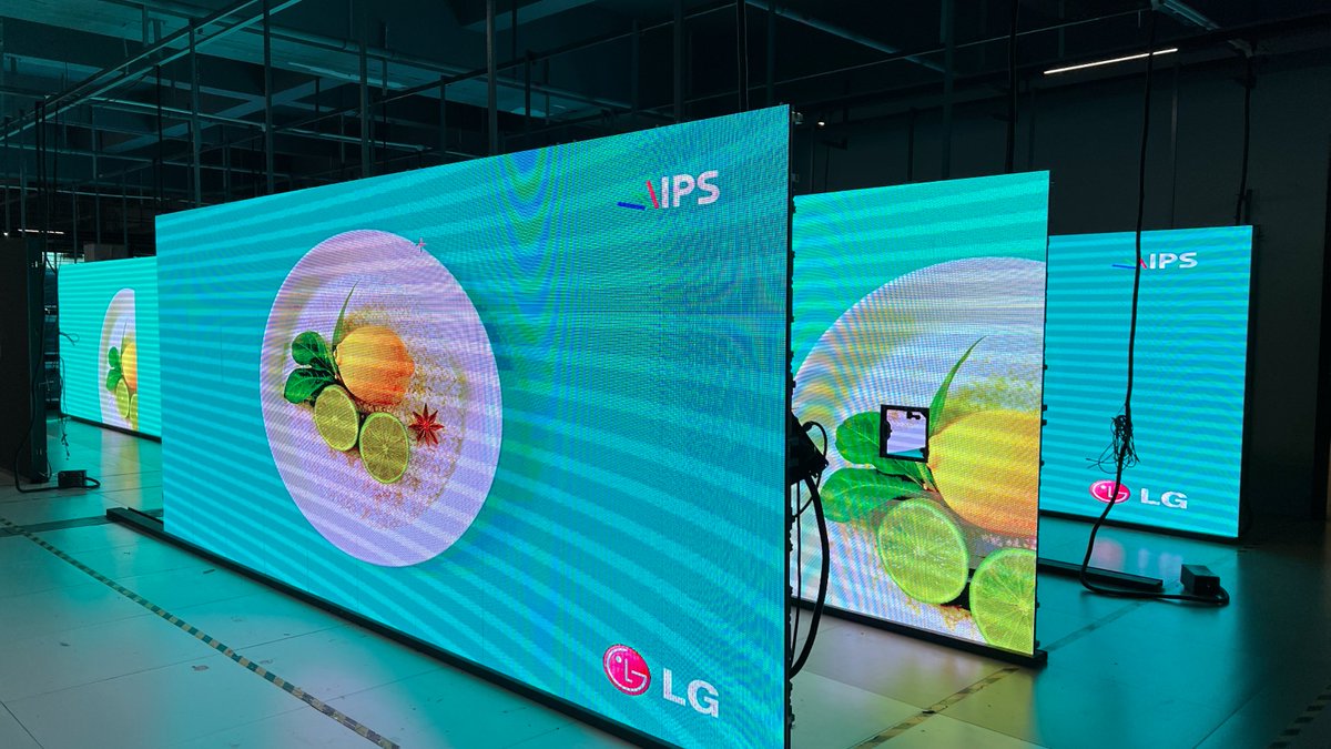 joexcolor's tweet photo. High-end XH series Outdoor P3.9 video displays on sale!
🔥refresh rate: 7680Hz
🔥 cable-less integrated hub board / back cover
whatsApp +86 18938846782
#LEDDisplay #LEDScreen #ScreenManufacturer #StageDesign #LEDVideoWall #PantallasLED #RentalLED #RentalScreen #RentalLEDDisplay https://t.co/VwprjaVh2V