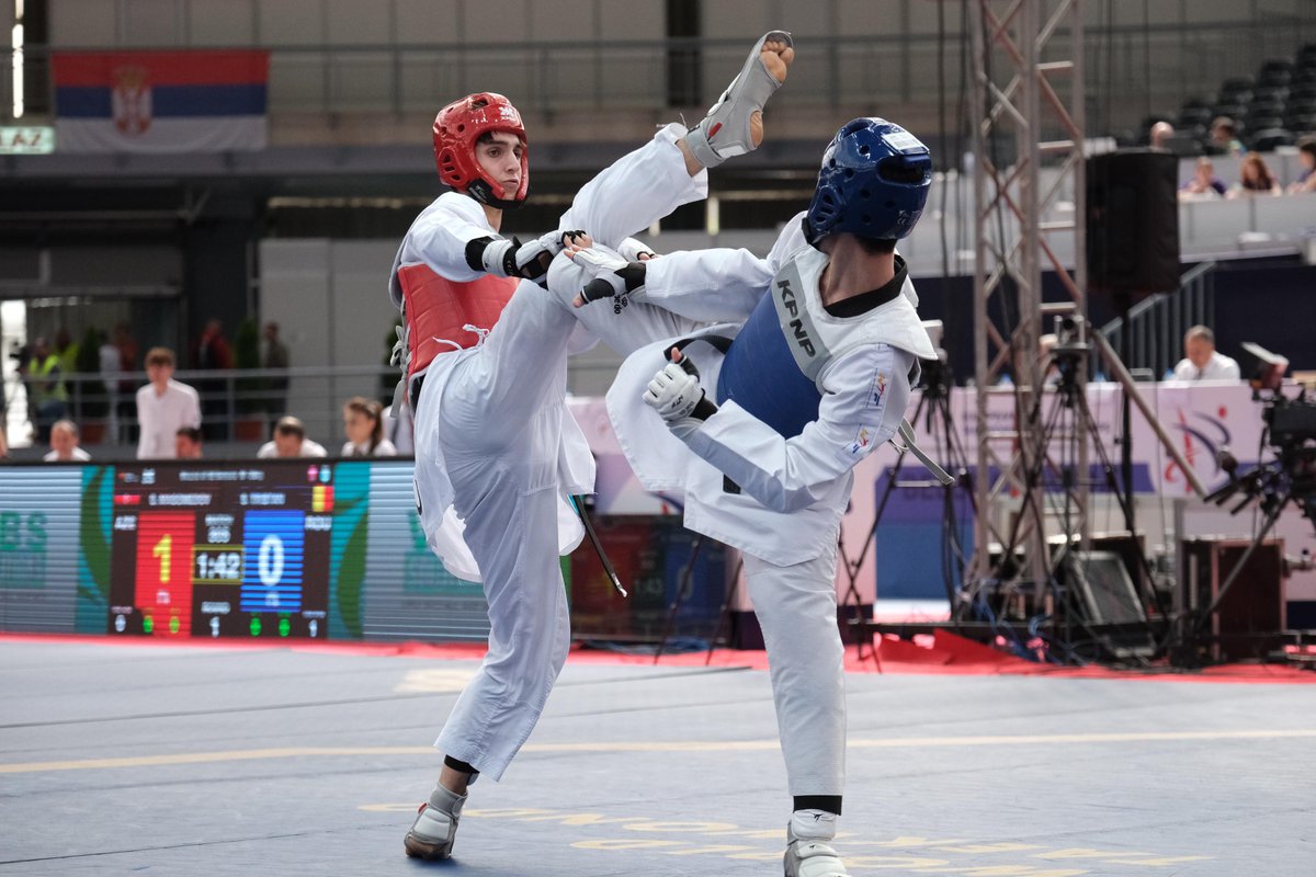 🥋Avrupa Taekwondo Şampiyonası'nda erkekler 58kg'da mücadele eden Ömer Faruk Dayıoğlu, ilk turda Ermenistan'dan Garegin Makhmuryan'ı mağlup ederek ikinci tura yükseldi.👊🇹🇷👏