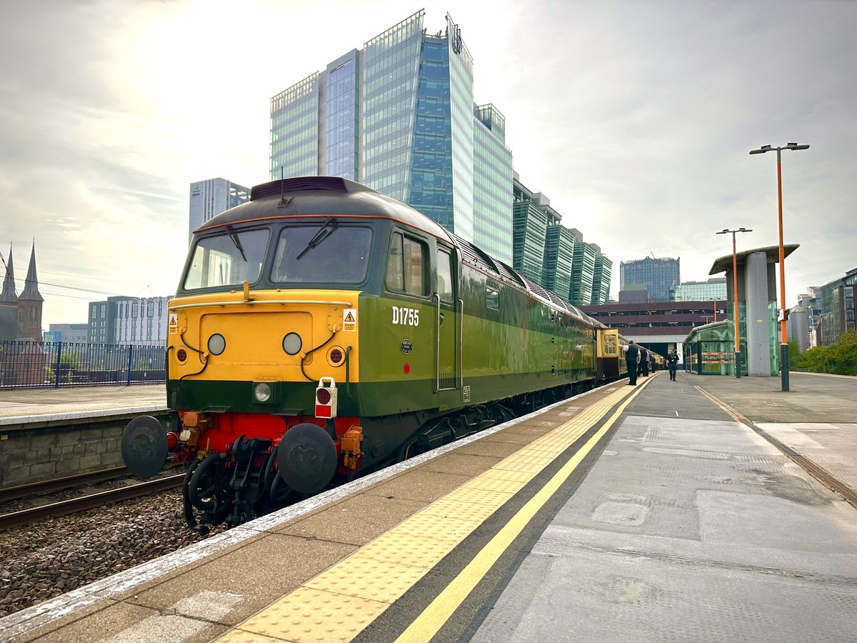 SnrConductorJim's tweet image. Not what I expected to come into this morning, but made a nice change!

1Z48 ‘The Great Western’ on a railtour to Plymouth for a few days!

#DispatchersOfTwitter #DispatchersOfX #RailwayFamily #RailwayLife #BritishRailway