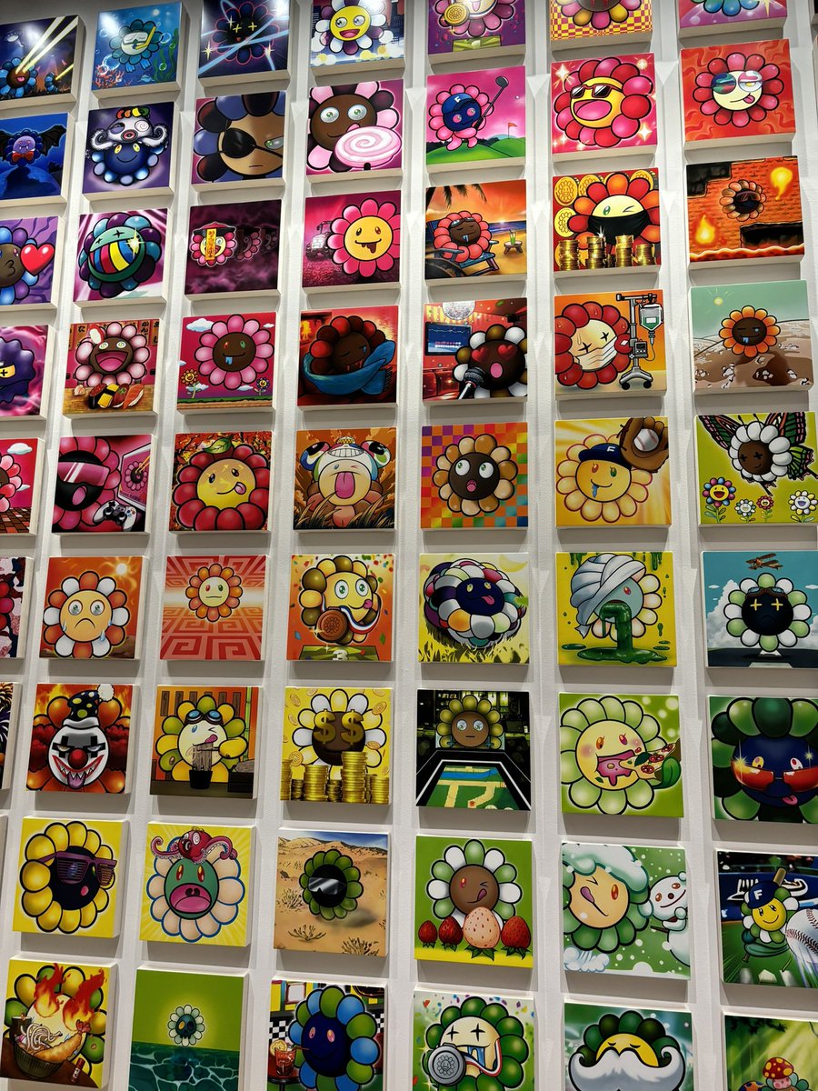 京セラ美術館で開催中の、「村上隆もののけ京都」に行ってきました🎨

ものすごい力強さと、恐ろしいほど緻密で美しい技術の融合した作品に、ただただ圧倒されました🥹

魂が震える、大迫力のアートは必見です❗️

でも、わたしの目が向いてしまうのはやっぱり…😂

#CloneX #murakamiflowers