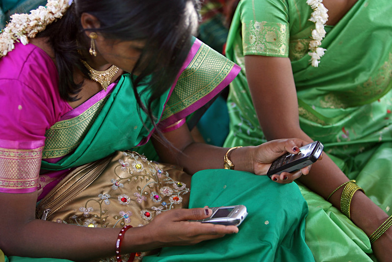 #Nowreading ‘Estimating gender inequalities in labor-market outcomes using mobile phone data’. Used by billions worldwide, mobile phones, hold promise for contributing to slow-filling gaps about women and men’s labor. Read more: on.cgiar.org/43N3ZW3 #GenderinAg #OneCGIAR