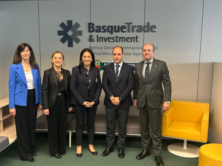 grupospri's tweet photo. 🇨🇳🇹🇷 Basque Trade & Investment fortalece relaciones comerciales con China y Turquía, con las reuniones estratégicas realizadas con sus embajadas para potenciar oportunidades de negocio.
https://t.co/kLpbSpBmNF
#Internacionalización #BasqueTradeandInvestment #China #Turquía https://t.co/ZlkxOH3ZlT