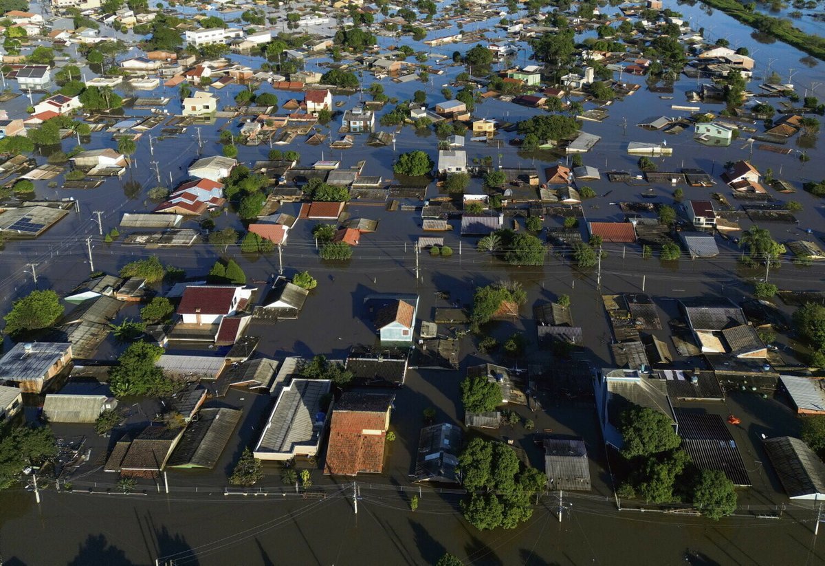 Au moins 100 morts et la crainte des pénuries dans le sud du Brésil dévasté par les inondations ➡️ l.humanite.fr/bMR