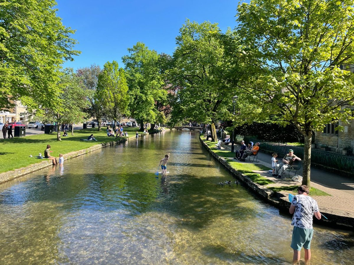 Our Driver/Guide John took his wife Denise on our Explore the Cotswolds tour yesterday. 

So many of our Driver &amp; Guides treat their partners to date days like this. It's a wonderful treat for putting up with the long hours out of the house, early mornings, &amp; getting back late.