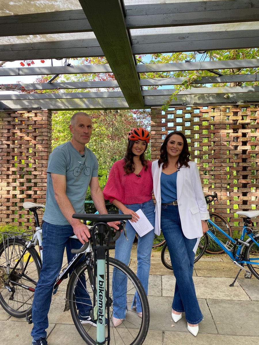 CYCLING SAFETY TIPS 🚴‍♀️ Earlier this morning Síomha and Gráinne were getting all the safety tips for cycling. You can watch the interview on the VM Player #IrelandAM