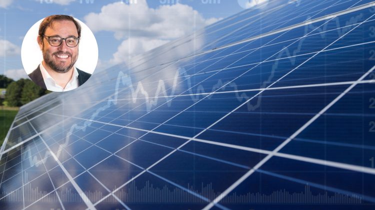 📢En @energia1234 explican las novedades del sector solar fotovoltaico con la entrevista a Diego Rosell @zorrocano, profesor del Programa Ejecutivo en Tecnologías y Mercados de Almacenamiento Energético (Madrid). 🔗acortar.link/KuHIxr #somosEOI