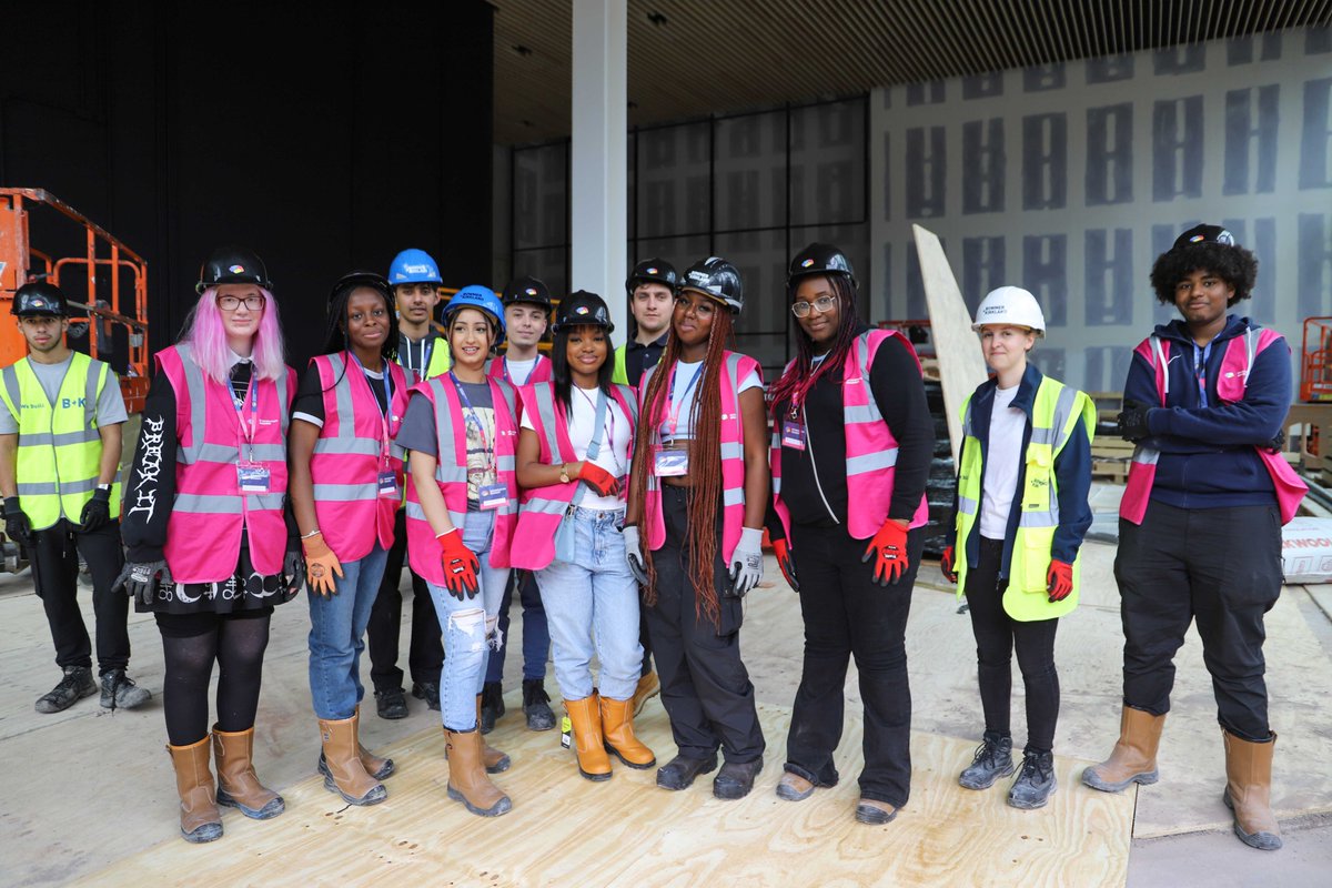 Can initiatives like <a href="/AndyBurnhamGM/">Andy Burnham</a>'s MBacc be a turning point for young people? For <a href="/RegenBrainery/">Regeneration Brainery</a> CEO Michele Steel, attracting new talent is essential for modernising the #builtenvironment sector – but needs the public &amp; private sectors to work together
product.costar.com/home/news/shar…