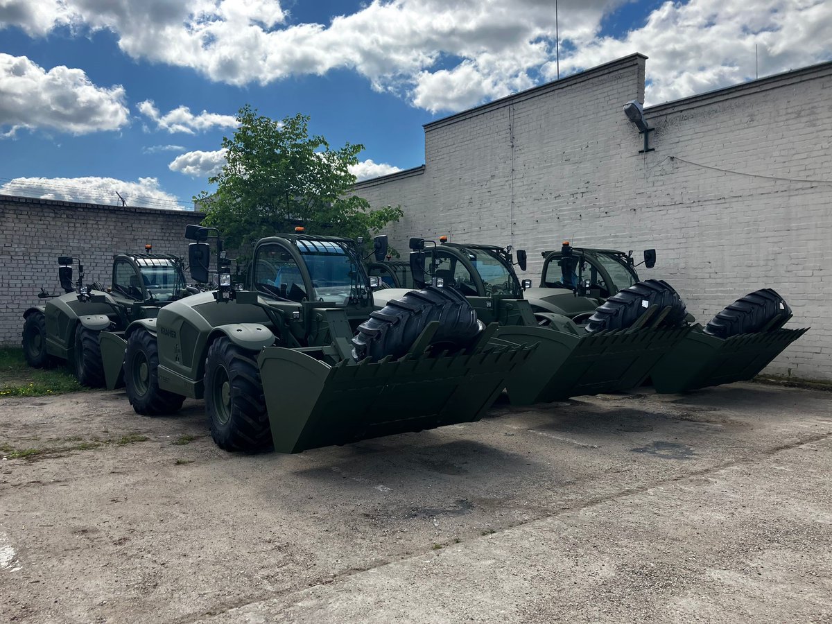 🇱🇹We continue @LTU_Army modernization efforts, acquiring not only weaponry but also engineering equipment. Recently received telescopic loaders KRAMER will enhance the logistical capabilities. Increasing defence budget enables faster implementation of long-term procurement plans.
