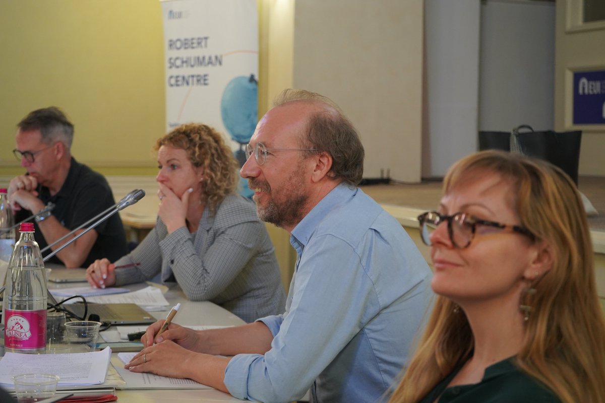 👥 The last day of our conference co-organised with @GlobalCIT_EUI ! 🗣️ We open it with discussions on 'Public attitudes towards #migration and #citizenship' with @lenka_drazanova , @finn_vicki , @fguelzau & @maartenpvink .