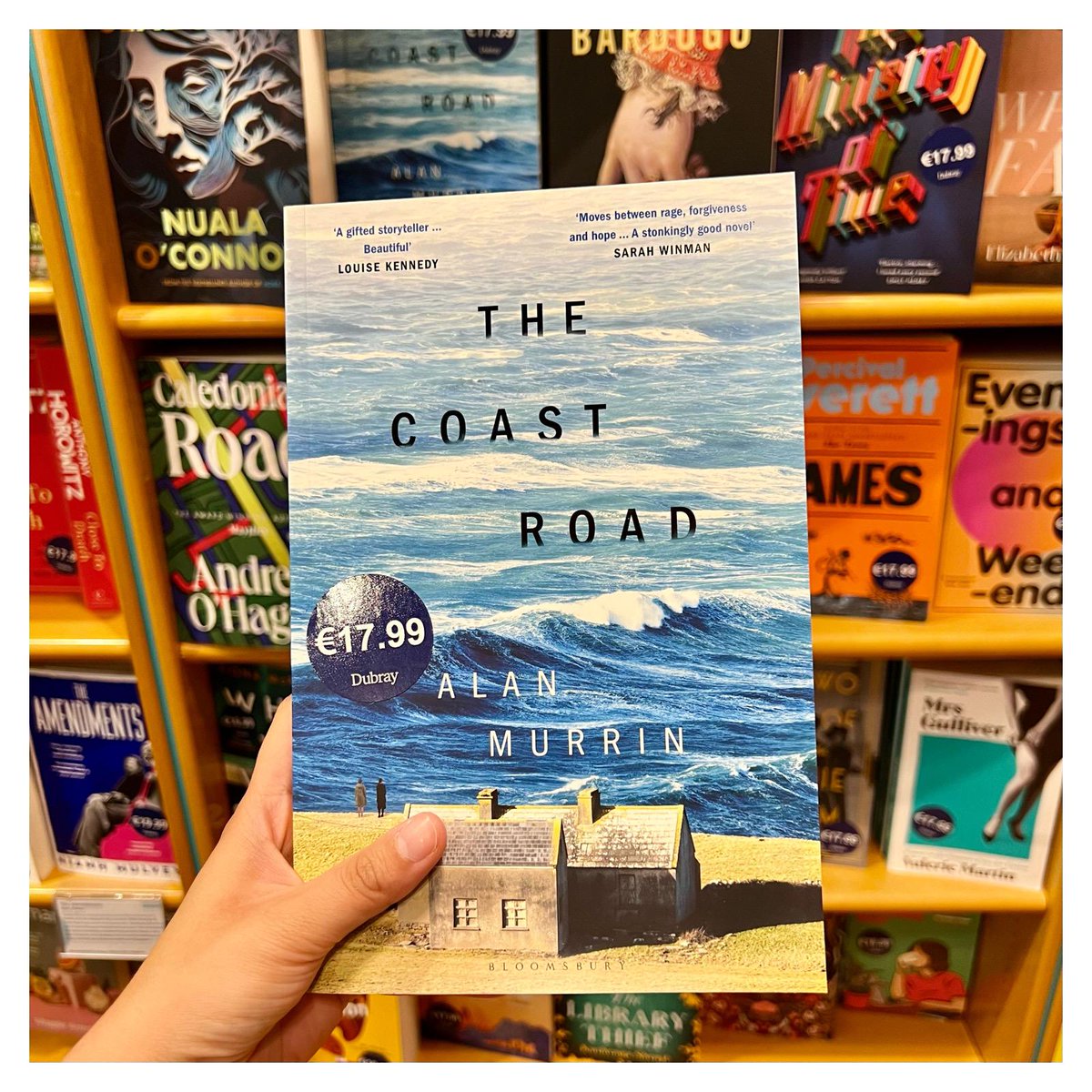 Embark on a captivating journey with #TheCoastRoad, an enthralling debut by #AlanMurrin, weaving the lives of three women in small-town Ireland against the backdrop of the 90s divorce referendum. Don’t miss out on this poignant tale! 

#DebutNovel #outnow
dubraybooks.ie/product/the-co…