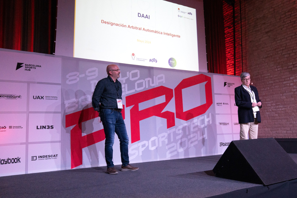 🤖 L'FCBQ al congrés #PROSportstech24 d'esport i tecnologia 🆕 Presentat un projecte pioner de Designacions Arbitrals Automàtiques Intel·ligents (DAAI) que suposa un salt qualitatiu en el camp de les designacions arbitrals #BàsquetCatalà ➡️ basquetcatala.cat/noticies/10649