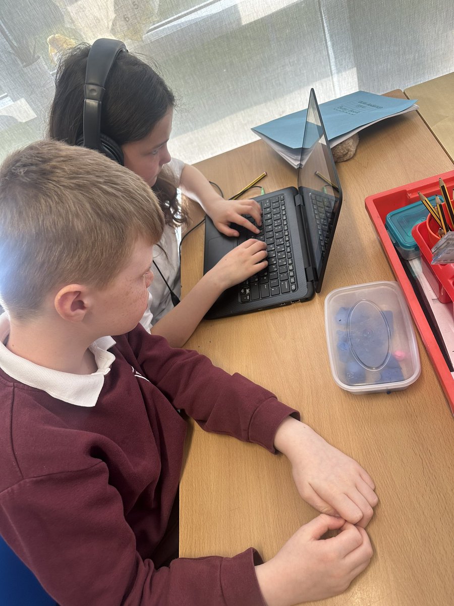 Today P5/4 were being taught I.C.T skills from our class experts in p5 and p5/4. We learned all about bbc dance mat to help us with our touch typing skills.