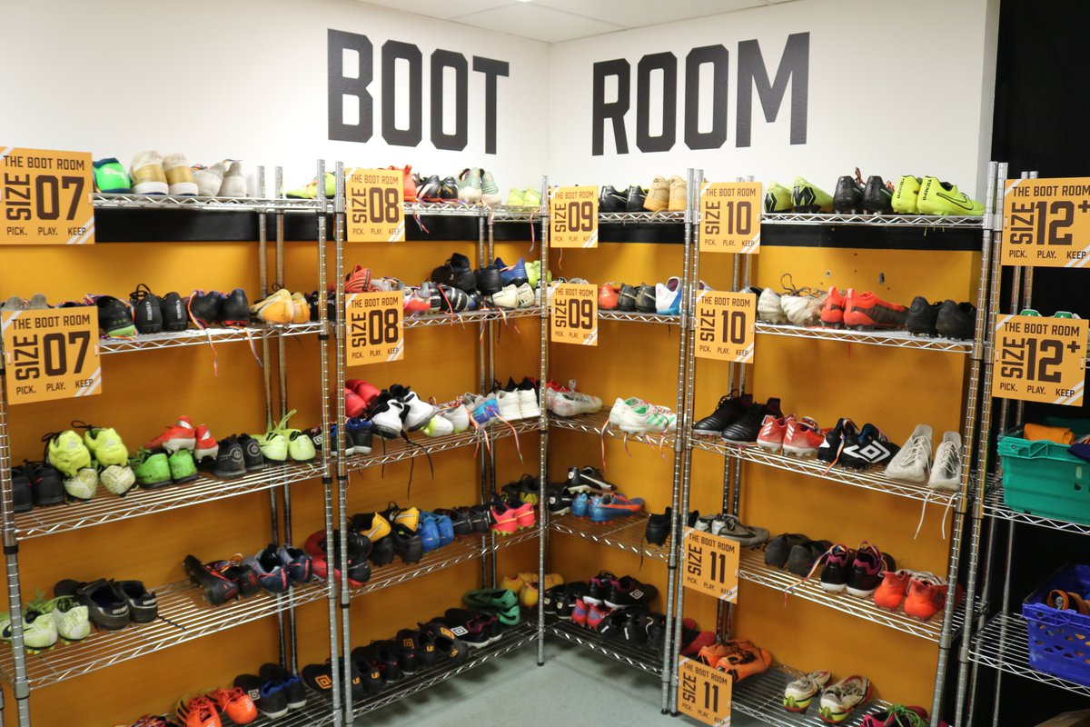 We're urgently seeking football boots, especially adult sizes, for our 𝗕𝗢𝗢𝗧 𝗥𝗢𝗢𝗠 initiative. Donated boots will help our local community participate in sports without barriers. 🧡 To donate, email josh.barrett@tigerstrust.co.uk or drop off at the Tigers Trust Arena.