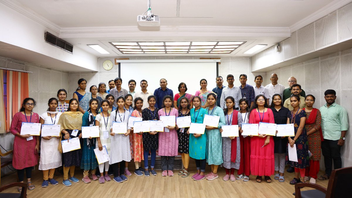 Under CSIR Integrated Skill Initiative (ISI), CSIR-IICT conducted Skill Development Training on 'Synthetic Organic Chemistry ' from 10th April to 10th May 2024 to 19 PG (Chemistry) students from Telangana -TSWREIS college. @CSIR_IND @DrNKalaiselvi @CSIR_NIScPR #skillindia