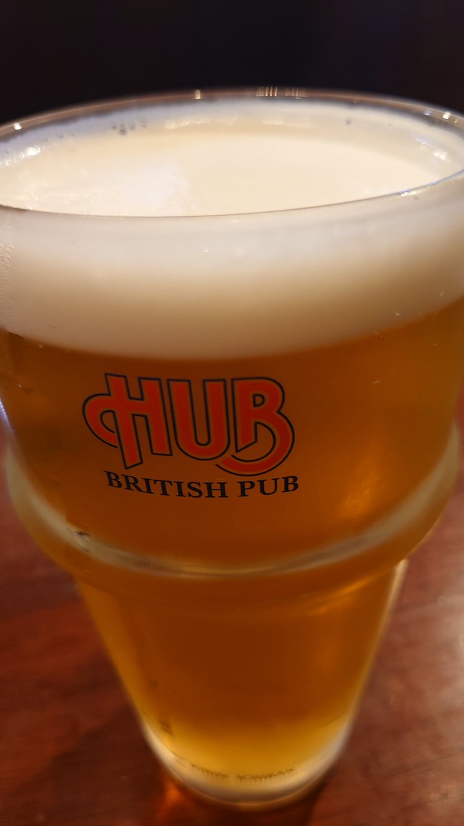 utukemon777's tweet photo. _
帰宅途中に速攻呑むヤツ(笑)
１週間お疲れ🍺
#帰宅途中
#HUB
#BRITISH_PUB https://t.co/nAM5oToAqT
