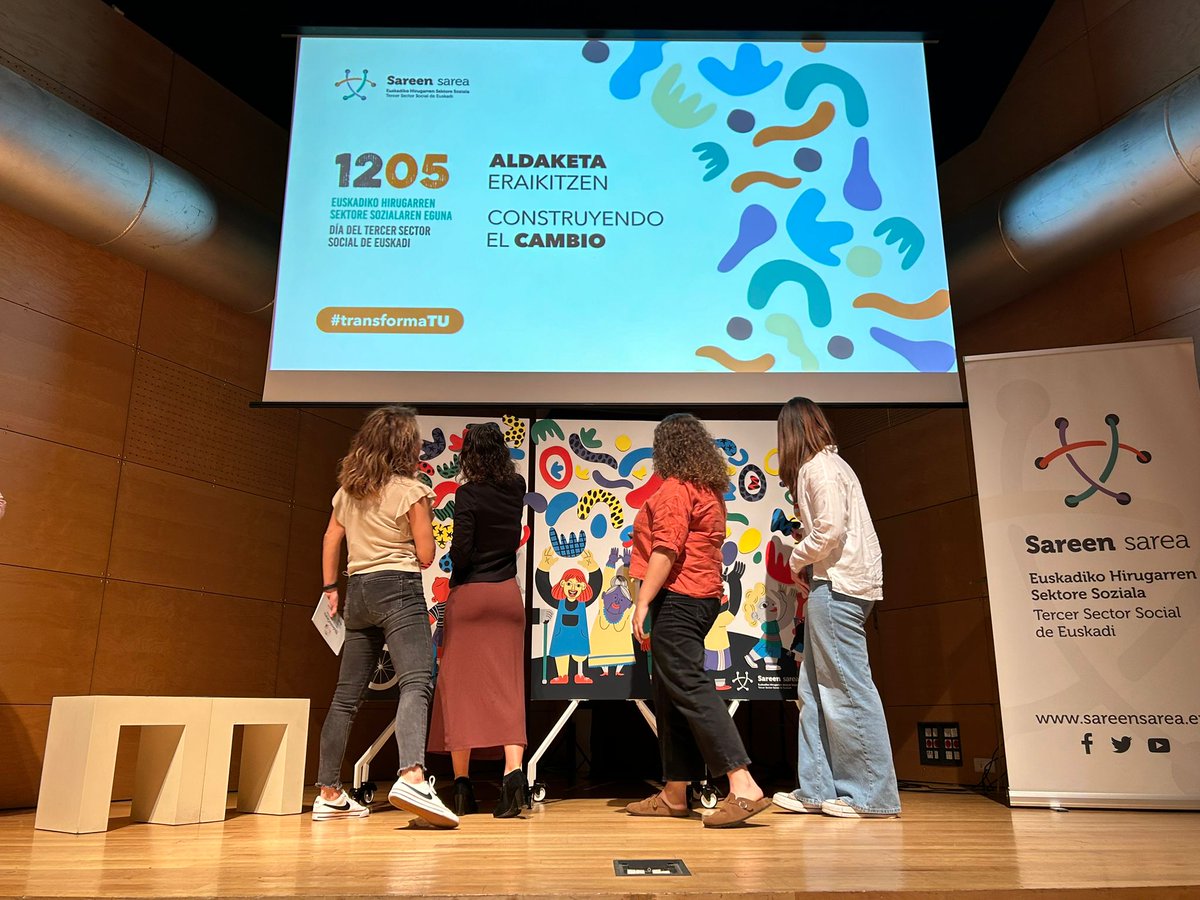 Ahora damos paso al coloquio sobre el voluntariado joven en el Tercer Sector Social de Euskadi, moderado por Leire Ortiz de Zarate, coordinadora de @BizkaiaGara

#transformaTU