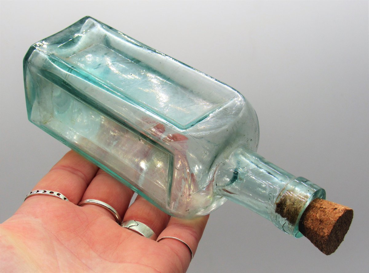 15% off! Magic Potion Bottle! #vintage #witchyvibes #magic #curiosities #bottles #blue #aqua magicseafox.etsy.com/listing/135356…
