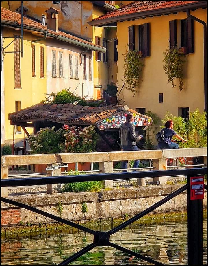Buongiorno da un angolo molto noto sui Navigli... 📸Antoine #BuongiornoATutti #10maggio #Milano #navigli