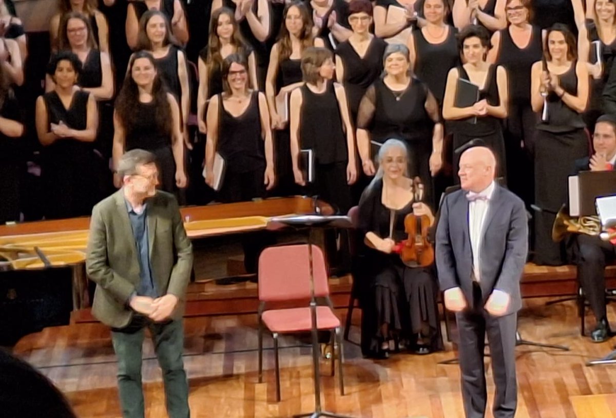 Esteve Miralles (@estevemiralles) on Twitter photo "Cerdà: la força de la civilització"...
Ahir, estrenats al <a href="/palaumusicacat/">Palau de la Música Catalana</a>! Impulsats pel col·legi de <a href="/caminscat/">Enginyeria de Camins de Catalunya</a>.
Amb l'actor Armand Villén, el baríton Guillem Batllori i el gran <a href="/orfeogracienc/">Orfeó Gracienc 🎗</a>, dirigit per Pablo Larraz.
Música de <a href="/guinovartalbert/">Albert Guinovart</a> i llibret meu.
Gràcies, Cerdà! "Cerdà: la força de la civilització"...
Ahir, estrenats al <a href="/palaumusicacat/">Palau de la Música Catalana</a>! Impulsats pel col·legi de <a href="/caminscat/">Enginyeria de Camins de Catalunya</a>.
Amb l'actor Armand Villén, el baríton Guillem Batllori i el gran <a href="/orfeogracienc/">Orfeó Gracienc 🎗</a>, dirigit per Pablo Larraz.
Música de <a href="/guinovartalbert/">Albert Guinovart</a> i llibret meu.
Gràcies, Cerdà!