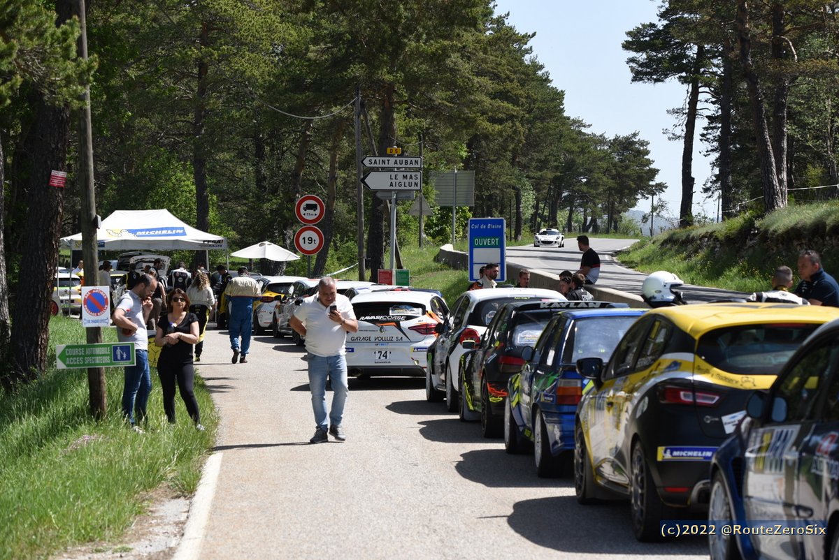 Ce week-end a lieu le 59ème Rallye d'Antibes Côte d'Azur, qui compte pour le championnat de France. Au programme de la 1ère étape Toudon, Ascros, Tournefort, La Couillole Photo: édition 2022 au col de Bleine #rallyedantibes #AlpesMaritimes #CotedAzurFrance #CotedAzur #RegionSud