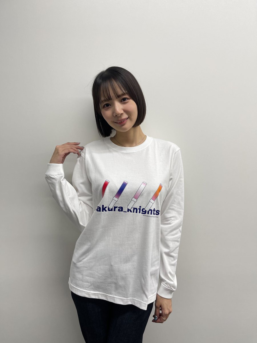 2.【サクラブレードロングTシャツ】 サイズ展開：S/M/L/XL 各6,050円(税込) 4色のサクラブレードが可愛く デザインされたロングTシャツ✨ ブラック・ホワイトの2色展開です！ 普段使いでもお気軽に着用しやすい デザインになっています🌸