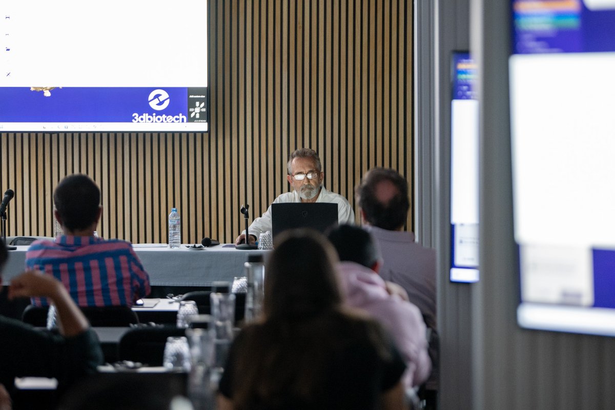 ColProt's tweet image. Ayer, un numeroso grupo de nuestros colegiados asistieron a una nueva sesión de formación, esta vez, impartida por José Moreno.

➡️➡️➡️Accede a nuestra programación de formación para protésicos dentales colegiados y no te pierdas el próximo curso:

🌐 colprodecam.org/formacion-conv…