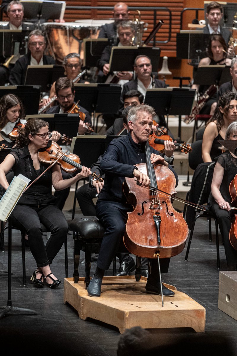 Uno de los 🎻chelistas más reconocidos del presente, @albancello, aborda estos días el brillante y apasionado 'Concierto para violonchelo' de Lalo. Hoy (19:30) le tendremos junto a nuestra orquesta en @Euskalduna_eus, bajo la batuta de Ari Rasilainen 🎫 es.euskadikoorkestra.eus