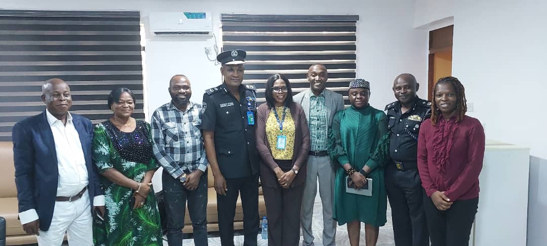 AONN team met with the PS of Ondo State Ministry of Women Affairs for collaboration on child welfare. They also introduced APIN Public Health Initiative and paid a courtesy call to Ondo CP for synergy on GBV & HIV issues affecting children. 

#ChildWelfare #OndoState