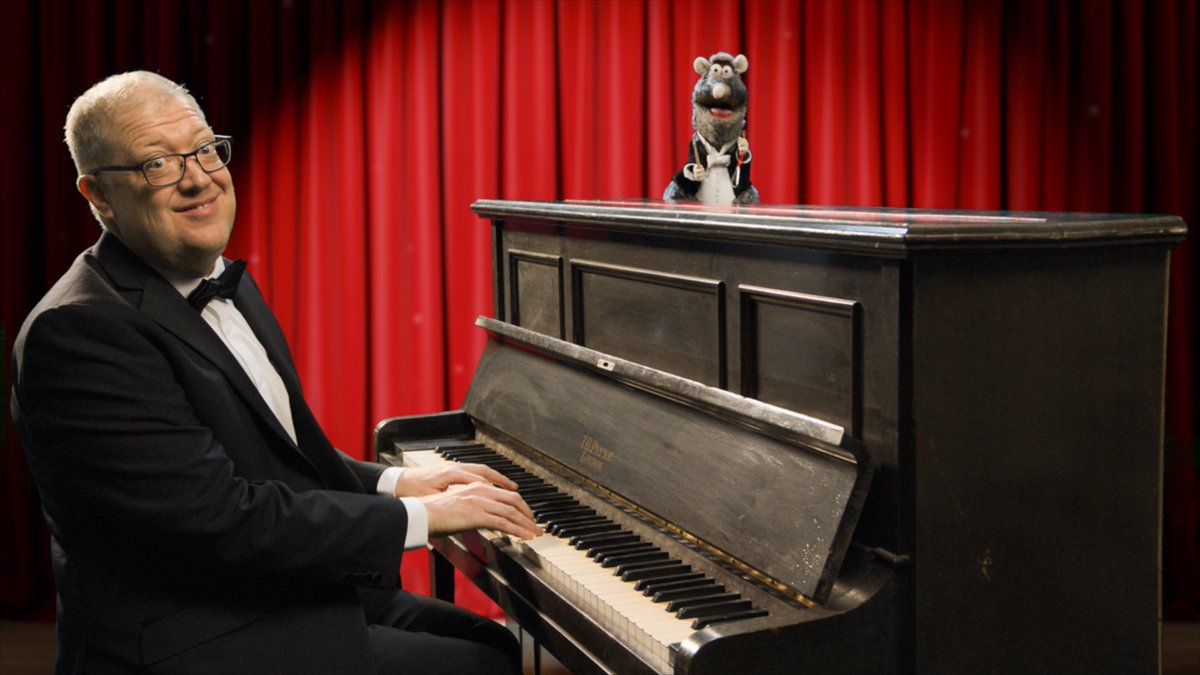 Would you like to see a special #HorribleHistories episode featuring Richie who writes all our songs, and a rat with a triangle? Of course you would! 5.30pm today on <a href="/cbbc/">CBBC</a> and <a href="/BBCiPlayer/">BBC iPlayer</a>