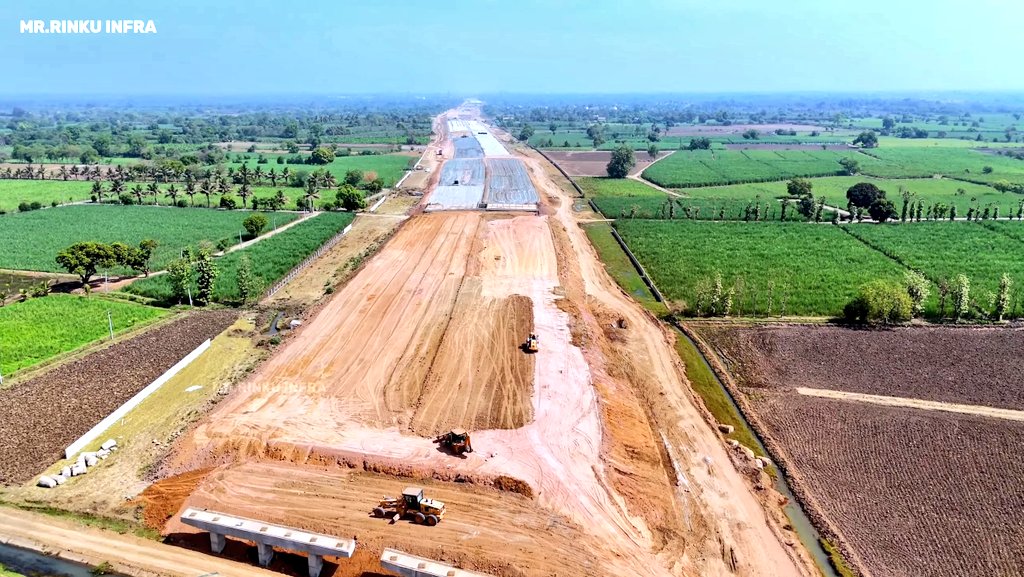 Delhi-Mumbai #Expressway Package 7 update from #Gujarat Once this package is ready, the expressway will be accessible from Navsari near Kharel on NH48. PC: Rinku Rajput Vlogs @Bhupendrapbjp