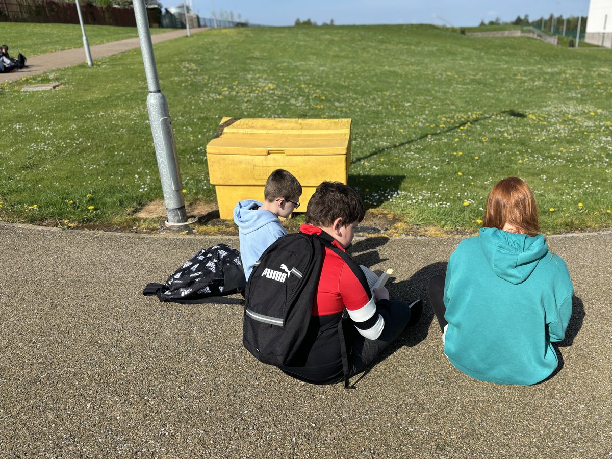 Forfar Academy Library tweet media