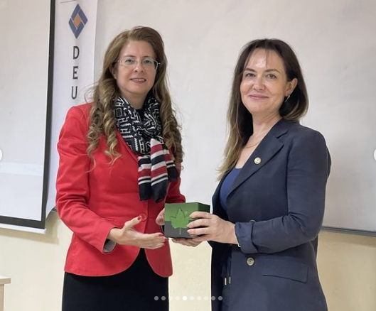 <a href="/universitemDEU/">Dokuz Eylül Üniversitesi</a>,<a href="/deumuhendislik/">Dokuz Eylül Üniversitesi Mühendislik Fakültesi</a> Bilgisayar Mühendisliği Bölümümüzün 30. yıl kutlamaları Fakültemiz Dekan Vekili Prof. Dr. Azize AYOL’un katılımı ile gerçekleştirildi. Etkinlikte emeği geçen akademisyenlerimize, idari personelimize  ve öğrencilerimize çok teşekkür ederiz.