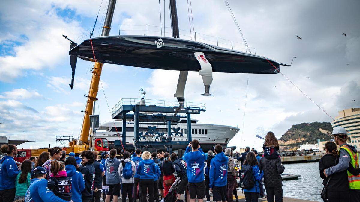 📢Great news for #sailing enthusiasts! 🌊

NYYC American Magic has officially unveiled its weapon for the upcoming America's Cup in Barcelona: 'Patriot'! 🇺🇸

⛵ This AC75 promises to be a strong contender in the competition🏆

#NYYYCAmericanMagic #Patriot #AmericasCup