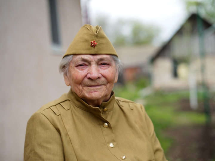 It turns out that the “Brandenburg Gate Madonna,” the famous Soviet military traffic controller Maria Limanskaya, who appeared in the famous video and photo of Evgeniy Khaldei, is alive, and celebrated her 100th birthday in April.
->