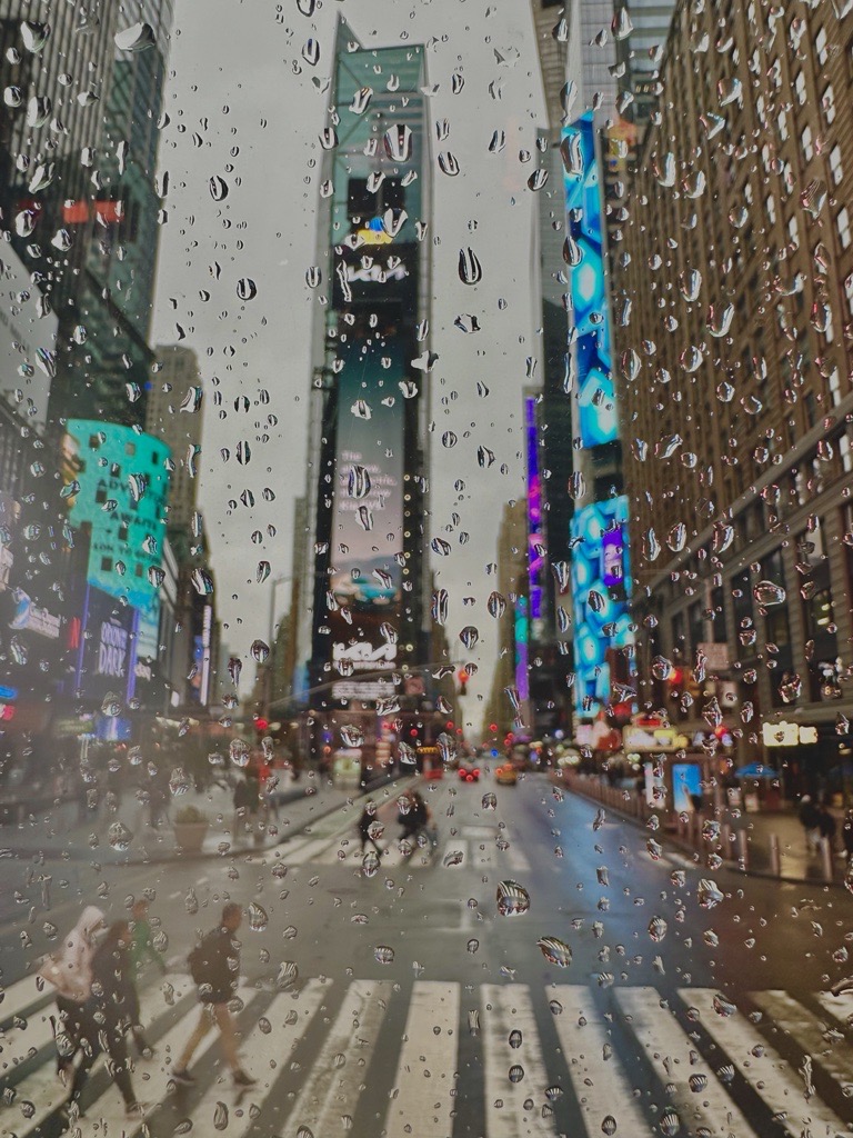 📸 🎉Congratulations to Veronica Ameri - our second joint photo competition winner! We shared Adriana Comanescu's photo yesterday - today we share Veronica's fantastic shot, taken in Times Square, New York. Well done to you both! 👏

#photocompetition #newyork #wearevysusgroup