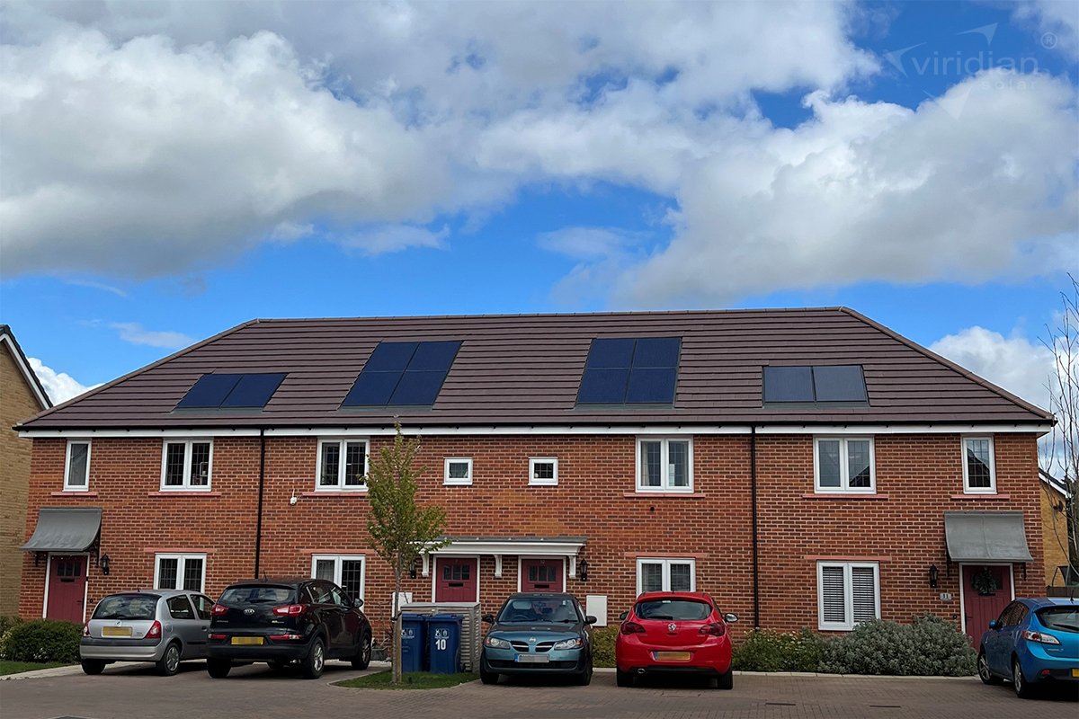 Happy #fusionfriday!
This Bloor Homes development on the outskirts of Cambridge is looking very fine with PV16-270 #roofintegrated #solar installed by Solmatix Renewables Ltd.