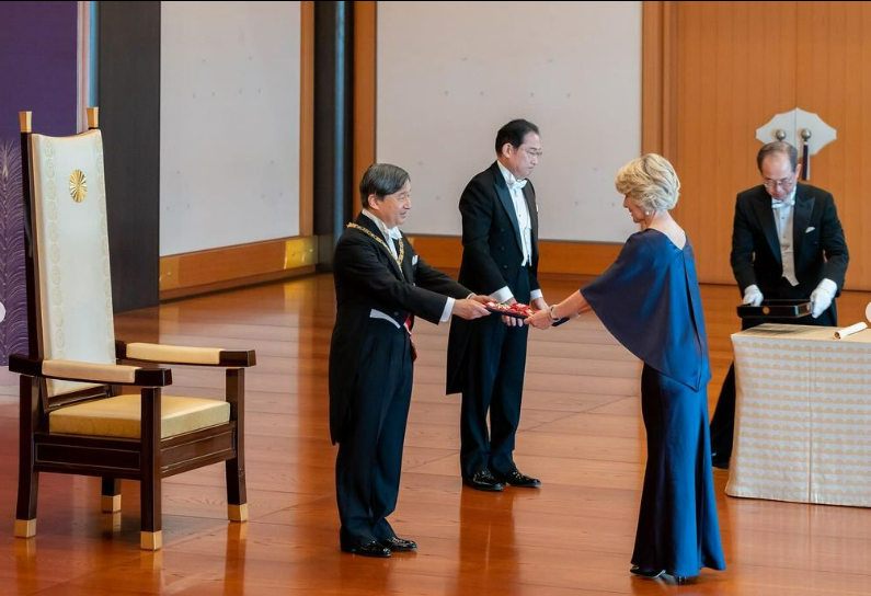 'Delighted to share that @HonJulieBishop received the Grand Cordon of the Order of the Rising Sun at Tokyo's Imperial Palace. This recognises her significant & long-lasting contributions to the🇯🇵🇦🇺 relationship. Omedetou gozaimasu! 🎉' - Ambassador Suzuki