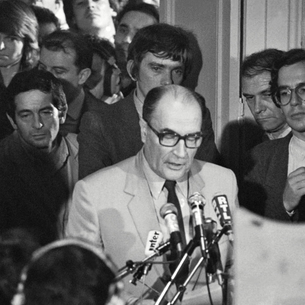 🌹 Le 10 mai 1981, François Mitterrand devenait Président de la République. Cette victoire a symbolisé un nouvel espoir avec la gauche au pouvoir. Sous ses septennats, des avancées sociales majeures ont été réalisées. A nous, héritiers de son action, de  les préserver. #10mai1981