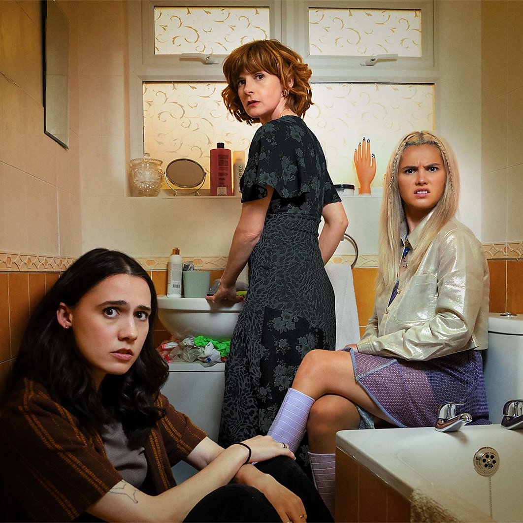 📢 Such Brave Girls is getting a second series!

Written and created by @SadKatler, BBC Comedy has recommissioned the show for a second outing

Read more ➡️ bbc.co.uk/mediacentre/20…