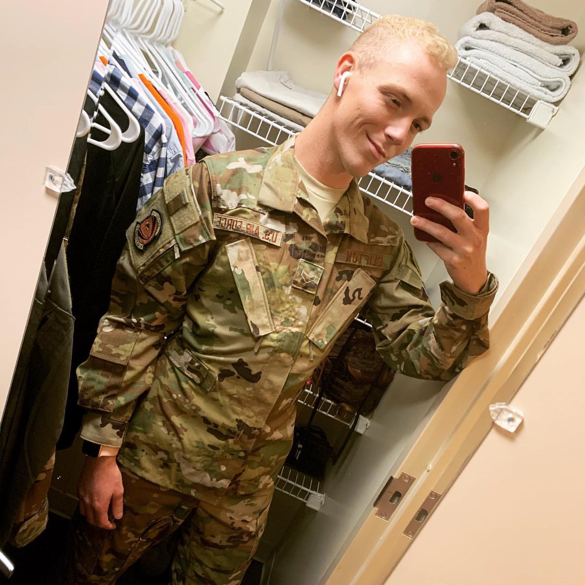 _ColtonXXX's tweet photo. #FlashbackFriday back when I was in the military and some may say even hotter. Hotter body, hotter mess, it was giving Paris Hilton, the house down combat boots! #gay #gayporn #cumshot #gaymilitary #militaryporn https://t.co/AKQDnNkwXg