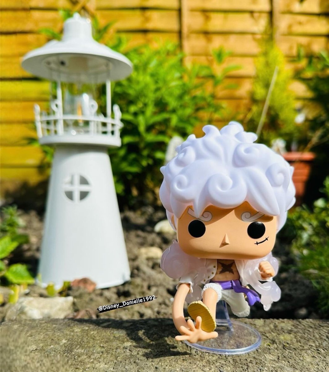 Couldn’t resist heading outside to take some out of box pics of my Luffy chase! He is absolutely insane! 😍 Wish I was an out of box collector cause this one looks sooo cool unboxed! 🤩

#FunkoPOPVinyl #MyFunkoStory #FunkoUnboxed #Funko

@OriginalFunko @FunkoEurope @funko_funime