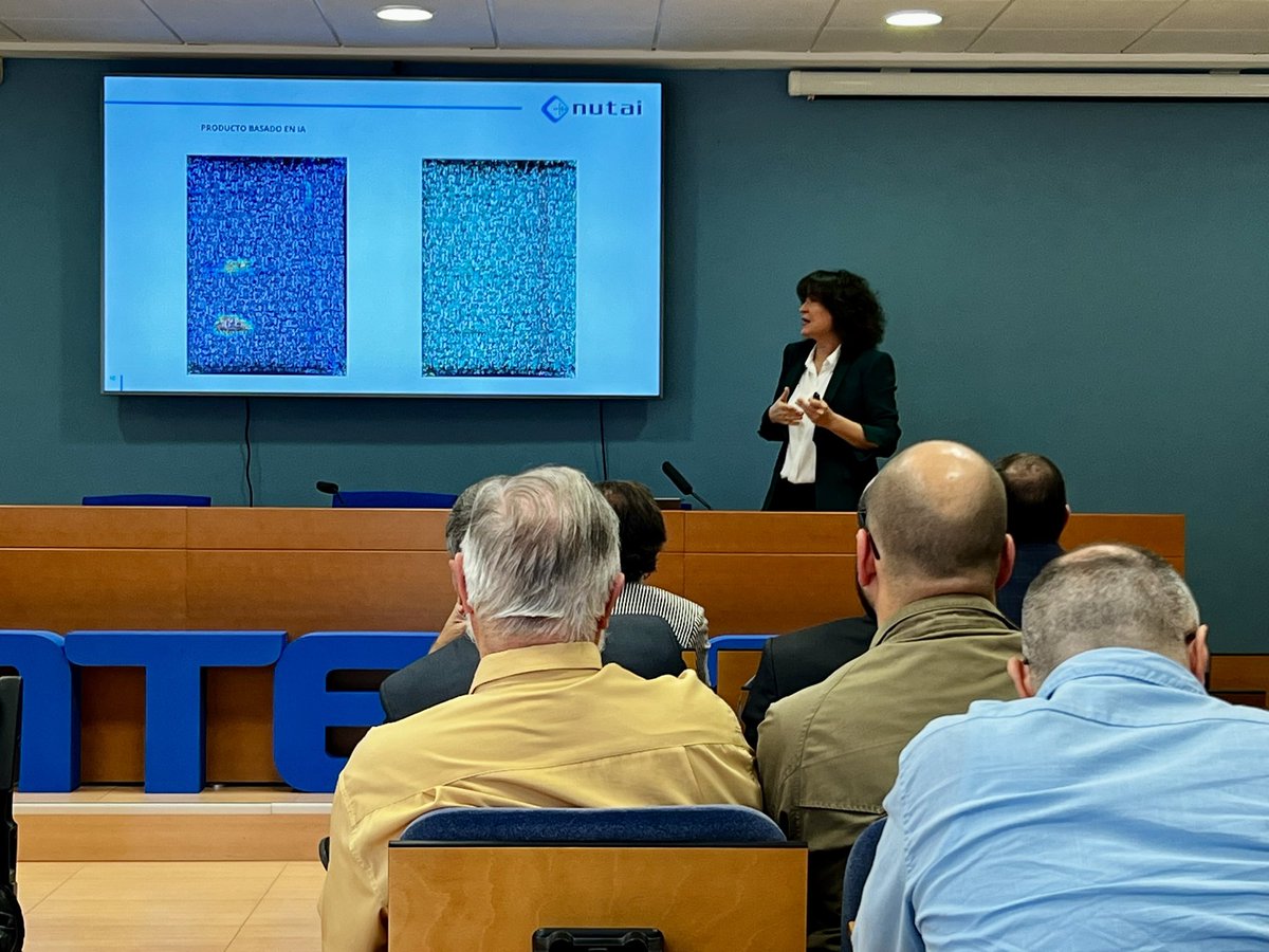 Mónica Pérez <a href="/nutai_com/">Nutai</a> ha explicado como adaptarse a los nuevos tiempos y apostar por la IA, por la gestión integral de los datos (dato 360º) y por generar nuestros propios modelos #energiateval <a href="/atevaltextil/">ATEVAL</a> #energy #energia #sectortextil