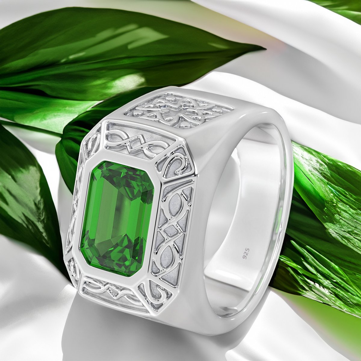 💚 Sterling silver ring for Him with emerald-cut green cubic zirconia Code 534 BUY NOW >> bit.ly/3fbweTU #besttohave #besttohavejewelry #besttohaverings #wedding #engagement #weddingrings #weddinginspiration #sterlingsilver