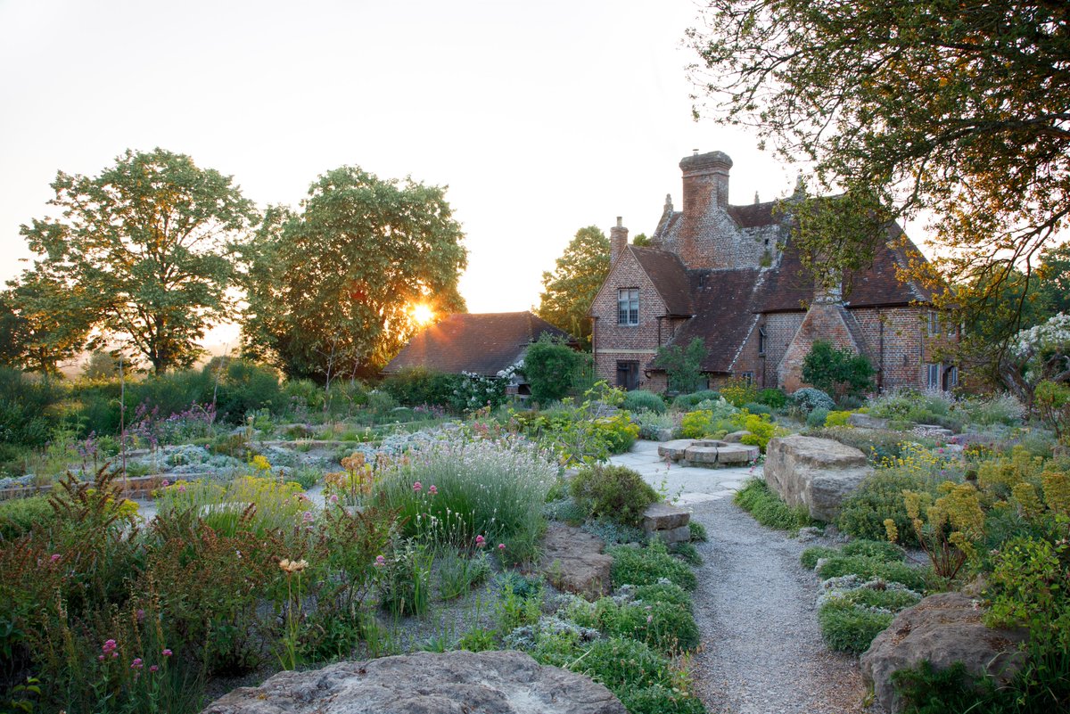 Join me and <a href="/vanessaberridg1/">Vanessa Berridge</a> next Friday 17 May at <a href="/SissinghurstNT/">SissinghurstNT</a> as we launch her new book, Garden Heaven, in the stunning surrounds of the Delos Garden - pre-booking essential tinyurl.com/4k2ahwuf (Photo ©National Trust Images/Annaick Guitteny)
