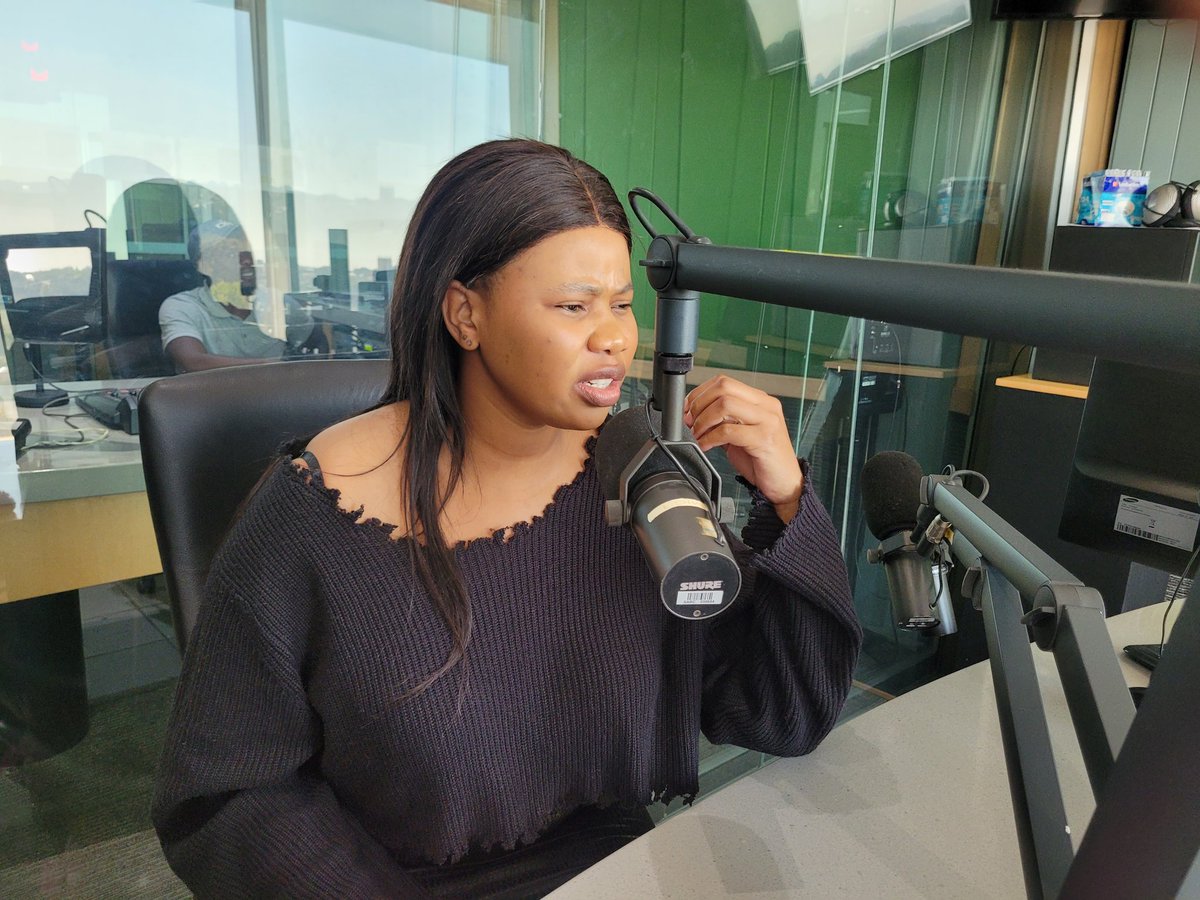 [On-Air]
South Africa music artist Yamkela Sigagayi, known as Yamke, joins <a href="/BMoshatama/">benjamin_moshatama</a> &amp; <a href="/taupalesavoice/">Palesa Tau</a>  to talk about her music 

#OntheMove #ChannelAfrica