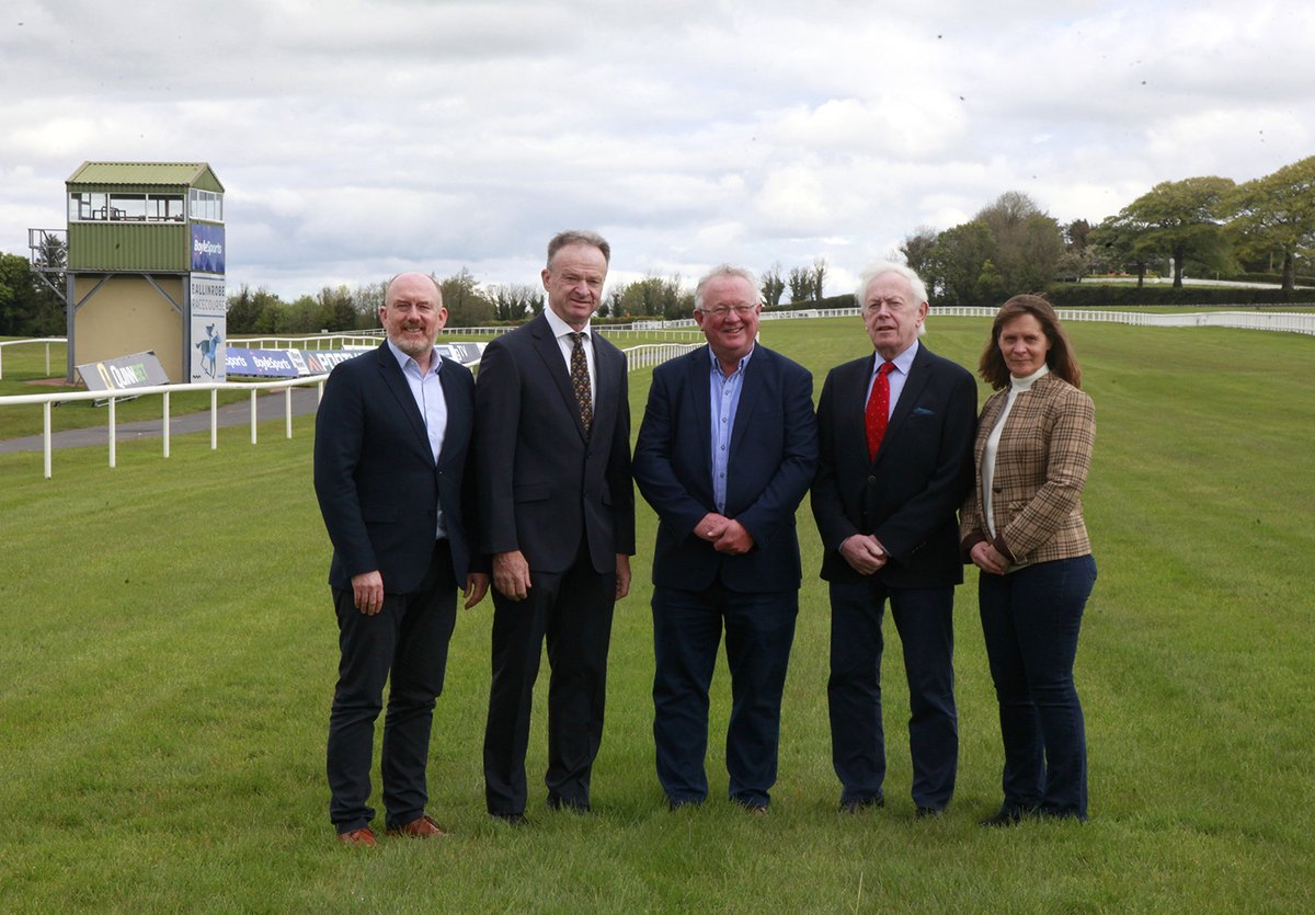 🗞News: McHale Raceday Set to Thrill on May 27th €100,000 Prize Fund Announced for The Listed McHale Mayo National Read More ▶ bit.ly/3WAuLiZ