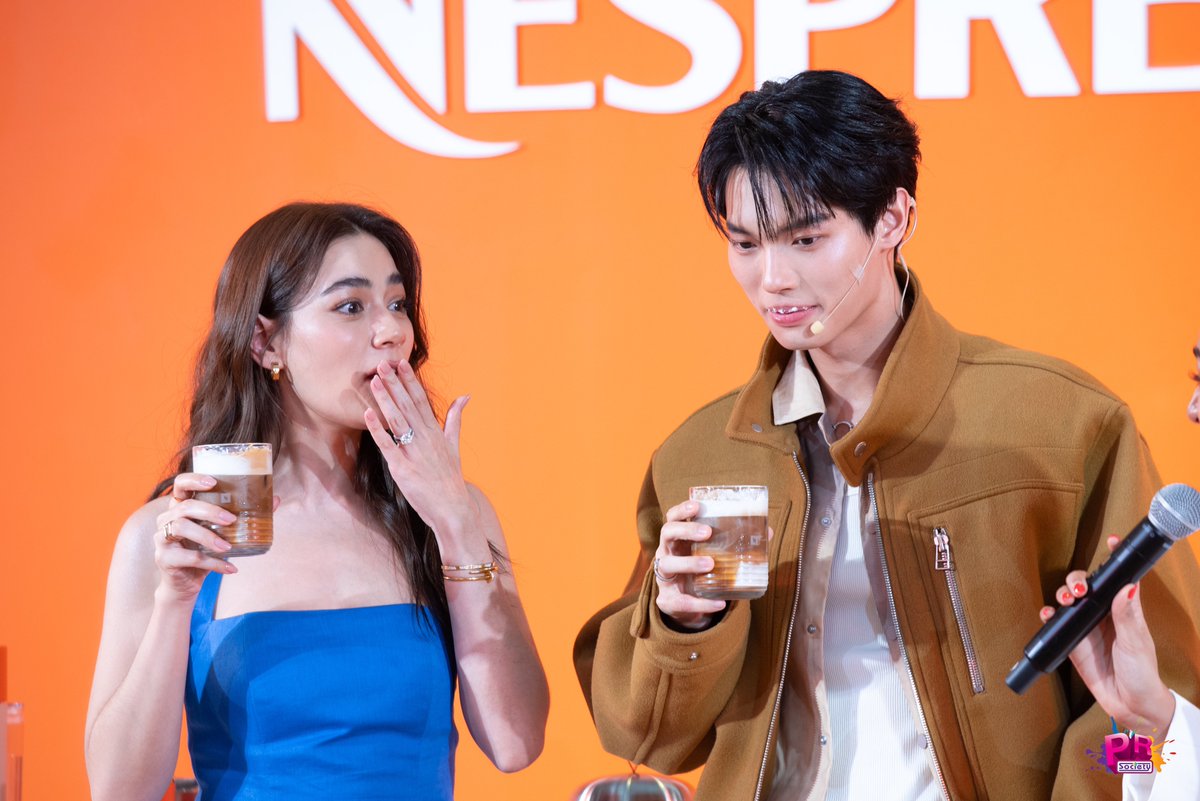 PRSocietyNews's tweet photo. คิมเบอร์ลี่ และ วิน-เมธวิน ร่วมแชร์สูตรเมนูกาแฟ กับ คอลเลคชั่น 'Unforgetable Summer 2024 ในงาน 'Taste The Summer Memories'
WIN NESPRESSO SUMMER
#NespressoTHxWin
#NespressoTH
#winmetawin
#kimberry https://t.co/1etwlCpJ44
