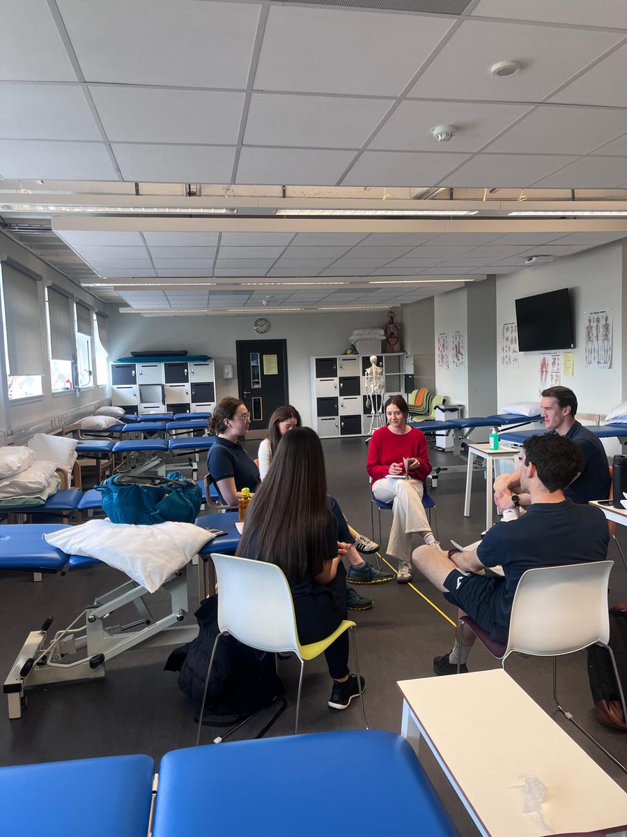 🌟 | Insights into interprofessional learning for our Year 2 students. Students collaborated with Physiotherapy colleagues to simulate work in a Discharge to Assess team. Big thanks to the simulated patients for their time and contributions. #InsideoTatENU @enuotsociety